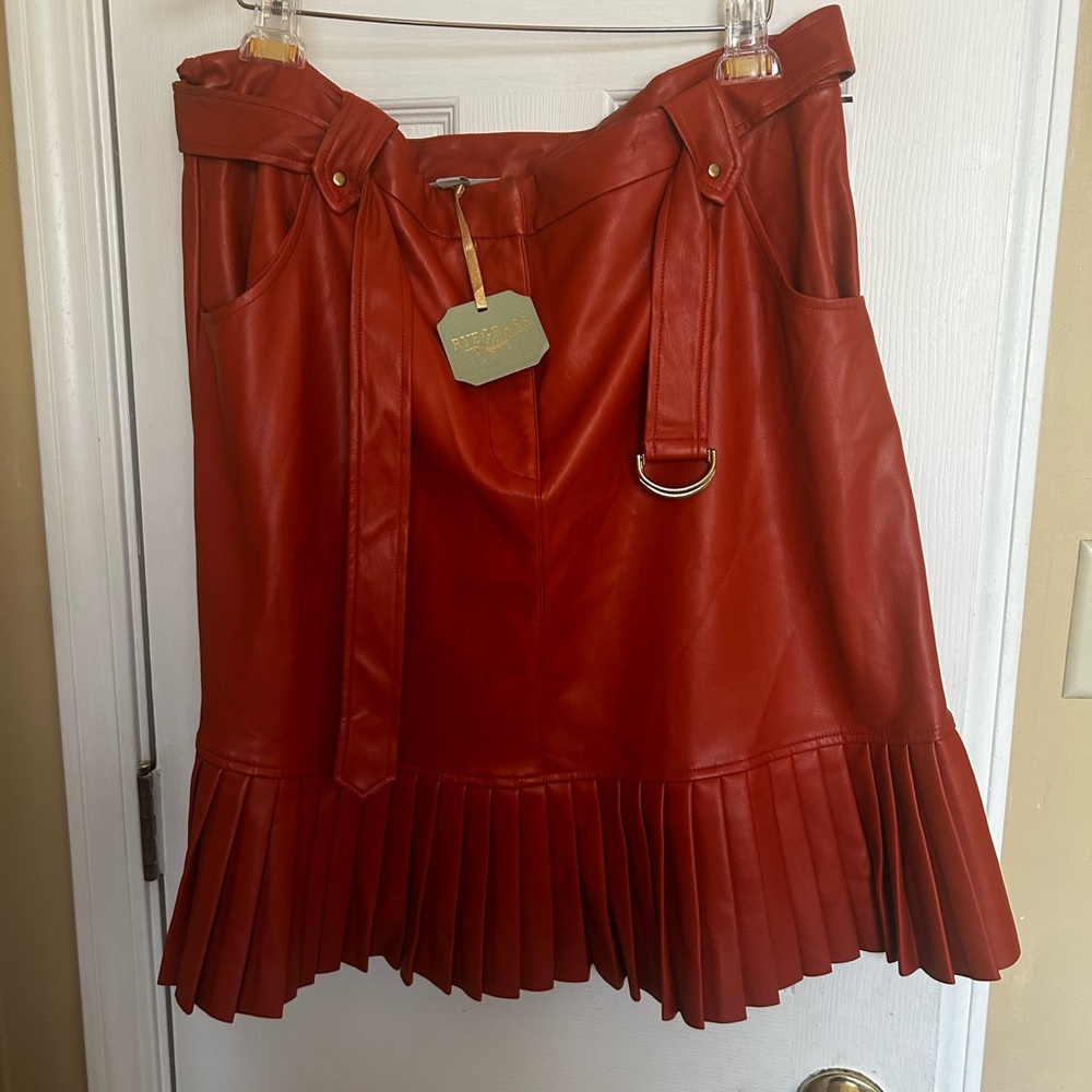 Rye Grass Rust Colored Faux Leather Pleated Hem Skirt